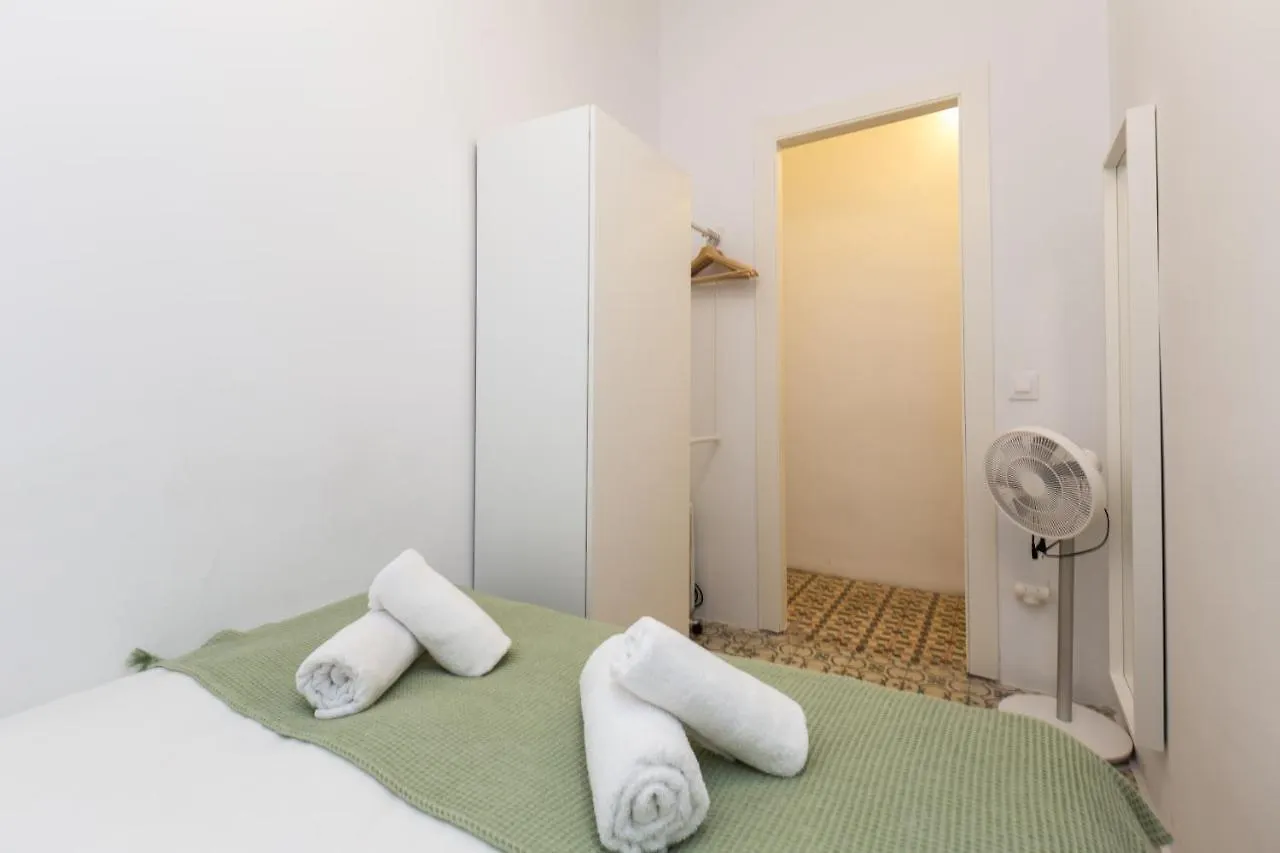 Stay Unique Apartments Corsega Барселона 0*,  Испания